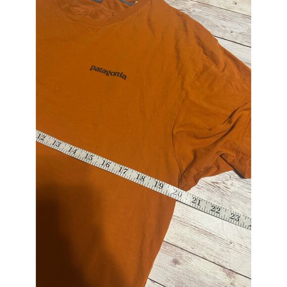 Patagonia T-Shirt Size Medium Regular Fit Burnt Orange Short-Sleeve Tee Hiking - Picture 5 of 6